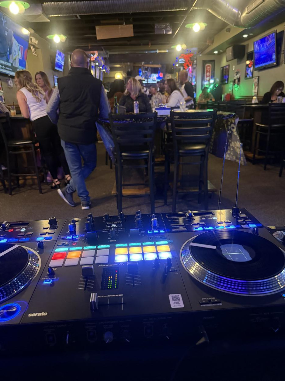 DJ CHRYSILON
