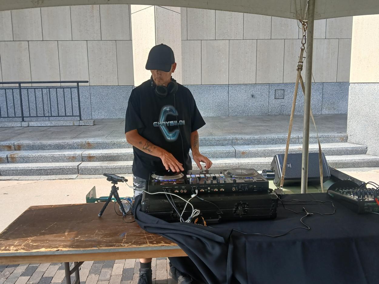 DJ CHRYSILON