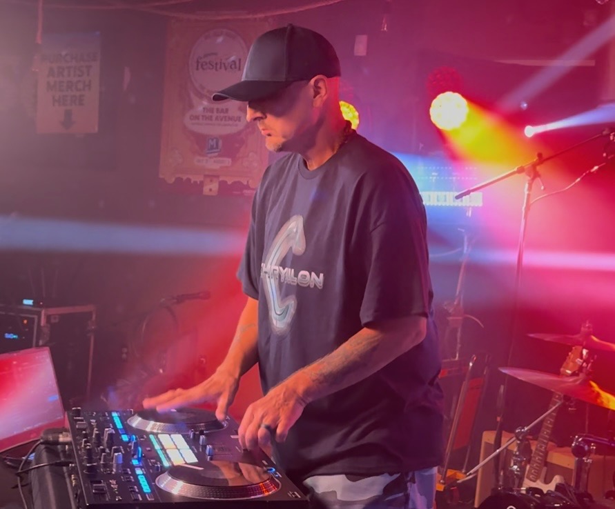 DJ CHRYSILON