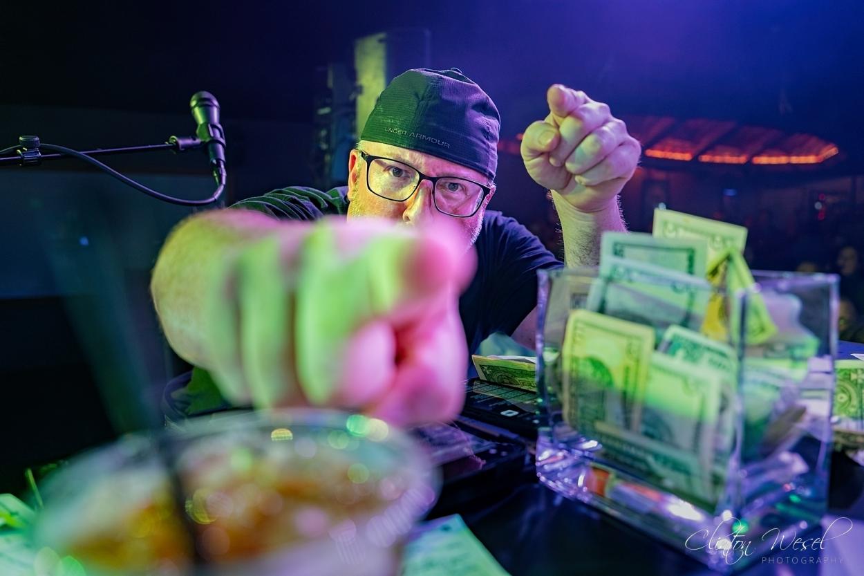 NEW DUELING PIANOS