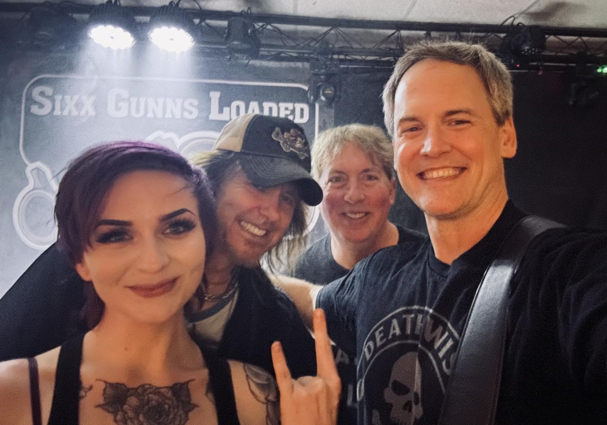 SIXX GUNNS LOADED