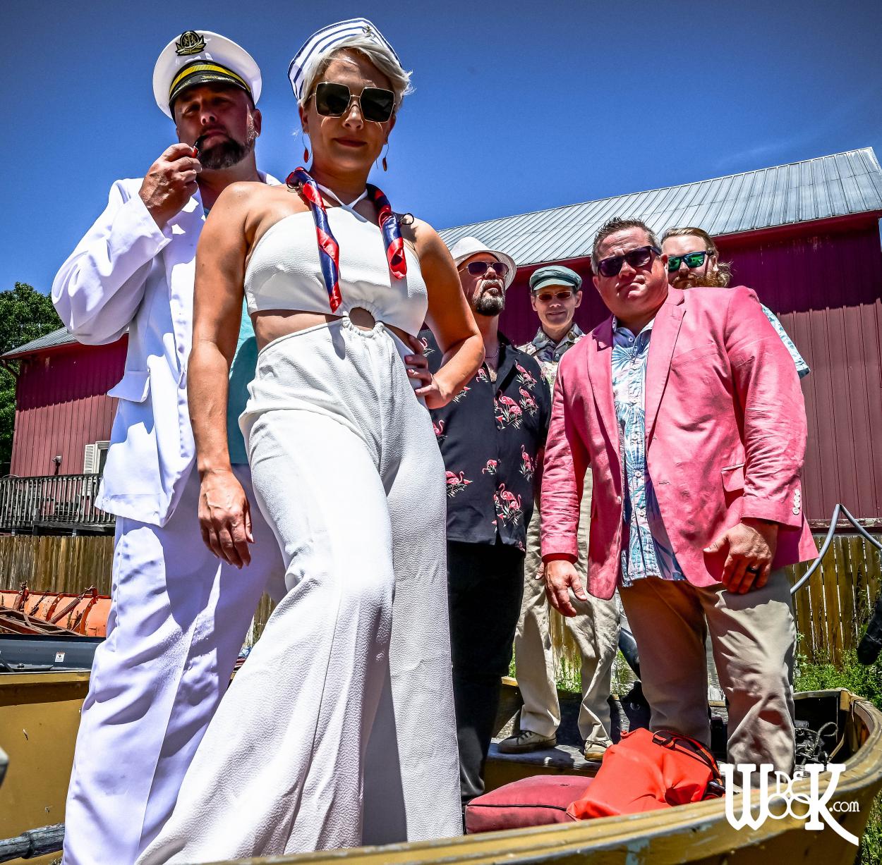 WHOLE YACHTA LOVE