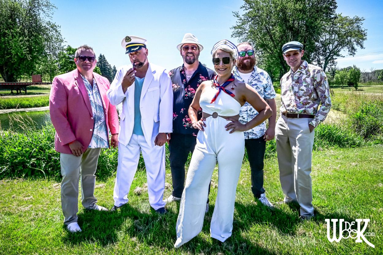WHOLE YACHTA LOVE